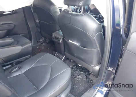 2025 Toyota Highlander Le/Xle/Xse/Limited/Platinum from USA, damaged, VIN 5TDKDRBHXSS577381